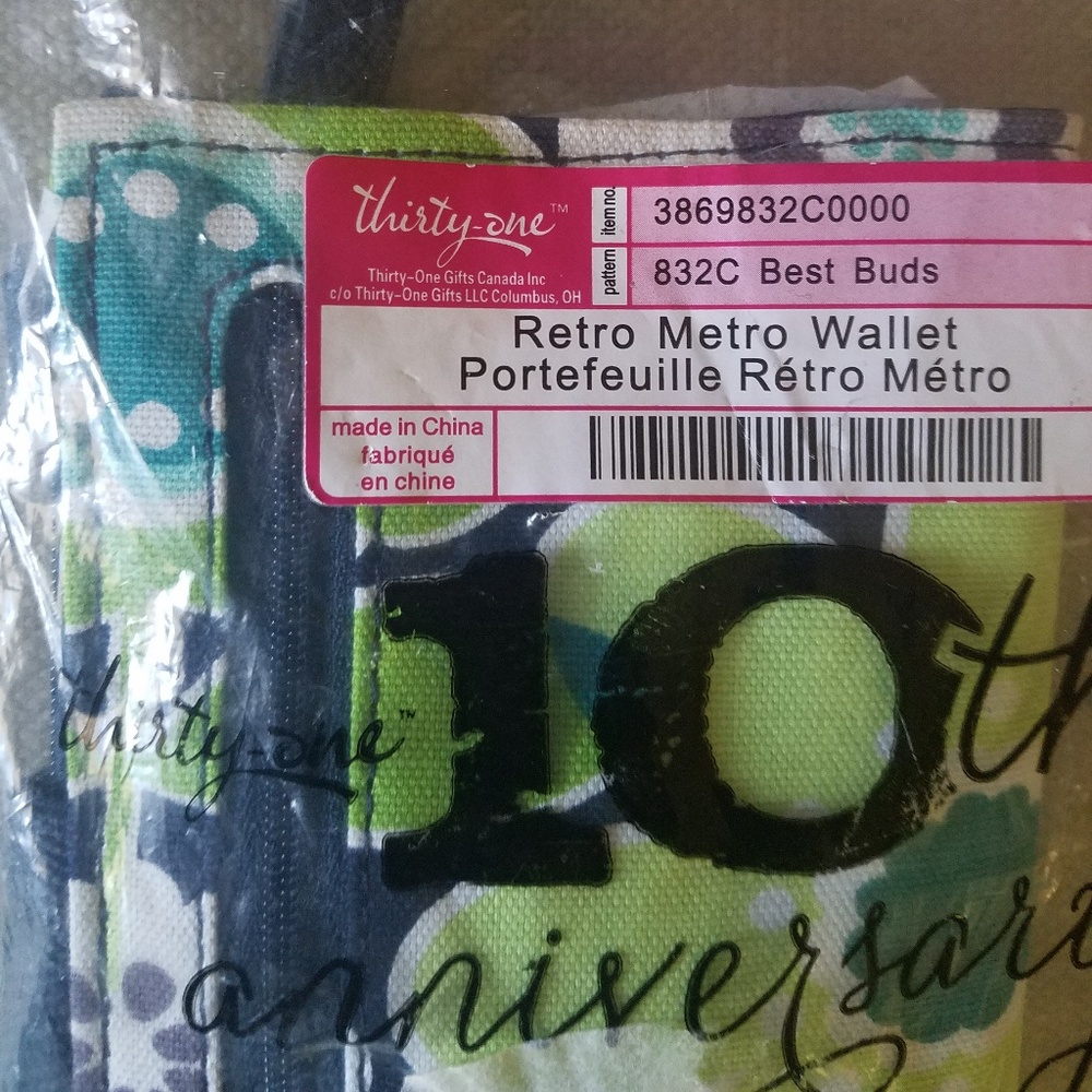 Thirty-One Retro Metro Wallet